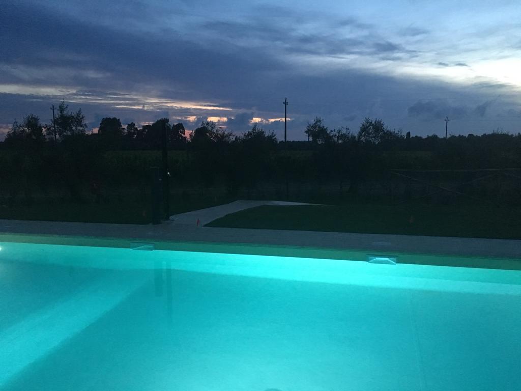 Agriturismo Quattro Pini Кастането Кардучи Екстериор снимка